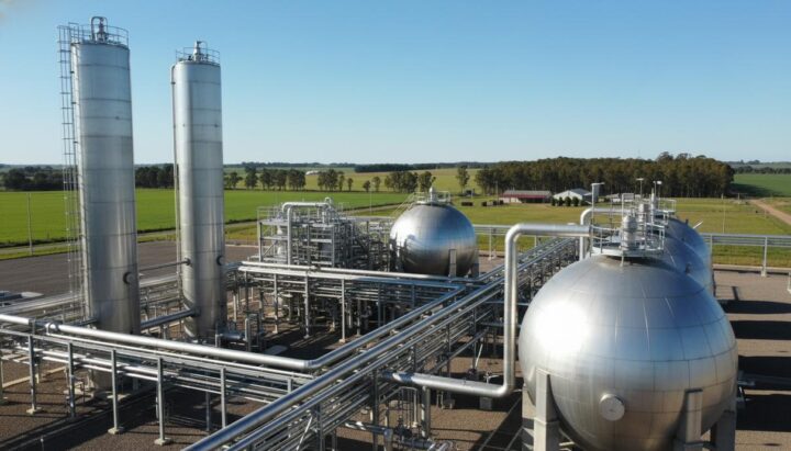 В Уругвае построят первый в мире завод по выпуску авиатоплива из биогаза